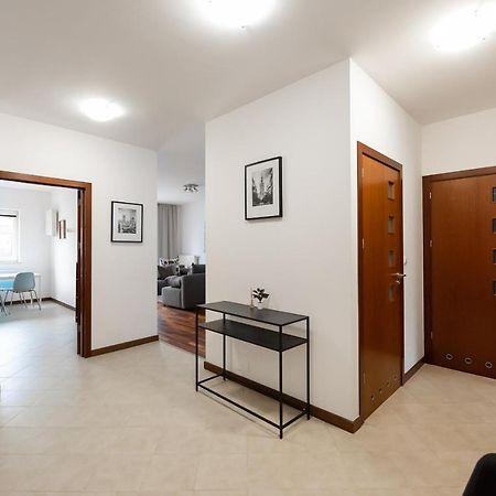 Wola Sunset Apartment Free Parking وارسو المظهر الخارجي الصورة