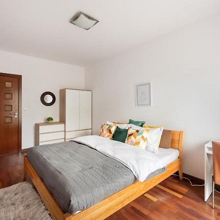 Wola Sunset Apartment Free Parking وارسو المظهر الخارجي الصورة