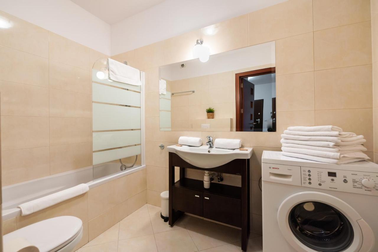 Wola Sunset Apartment Free Parking وارسو المظهر الخارجي الصورة