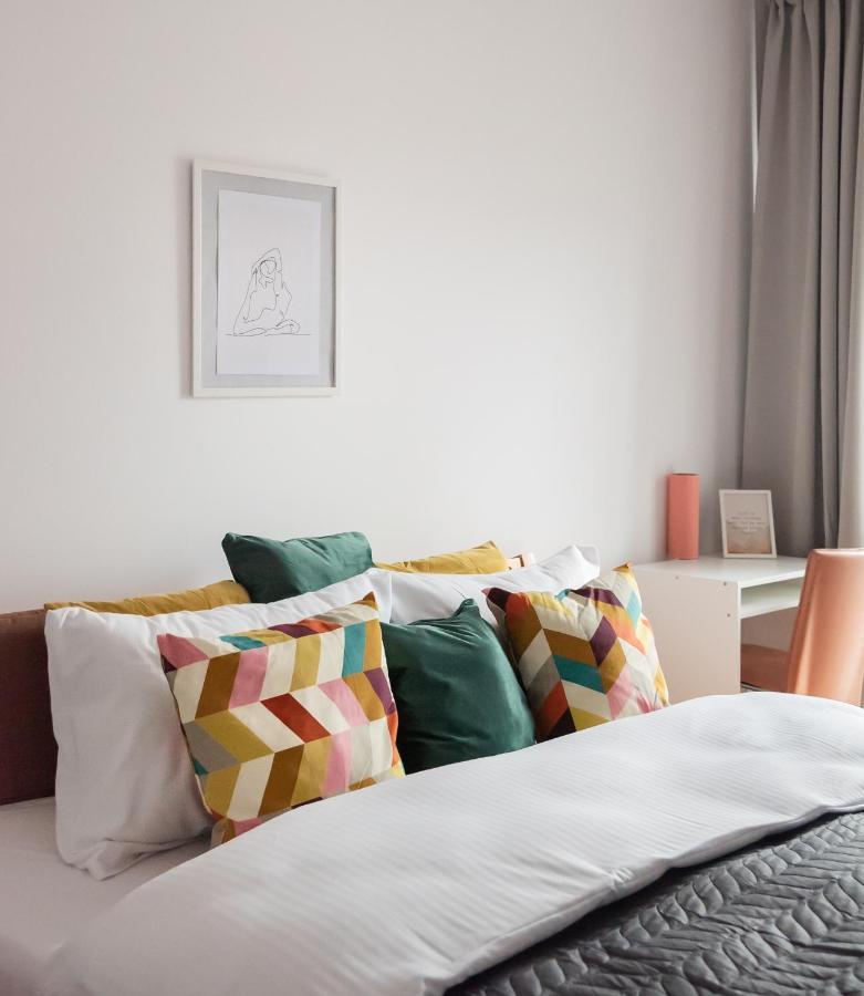 Wola Sunset Apartment Free Parking وارسو المظهر الخارجي الصورة