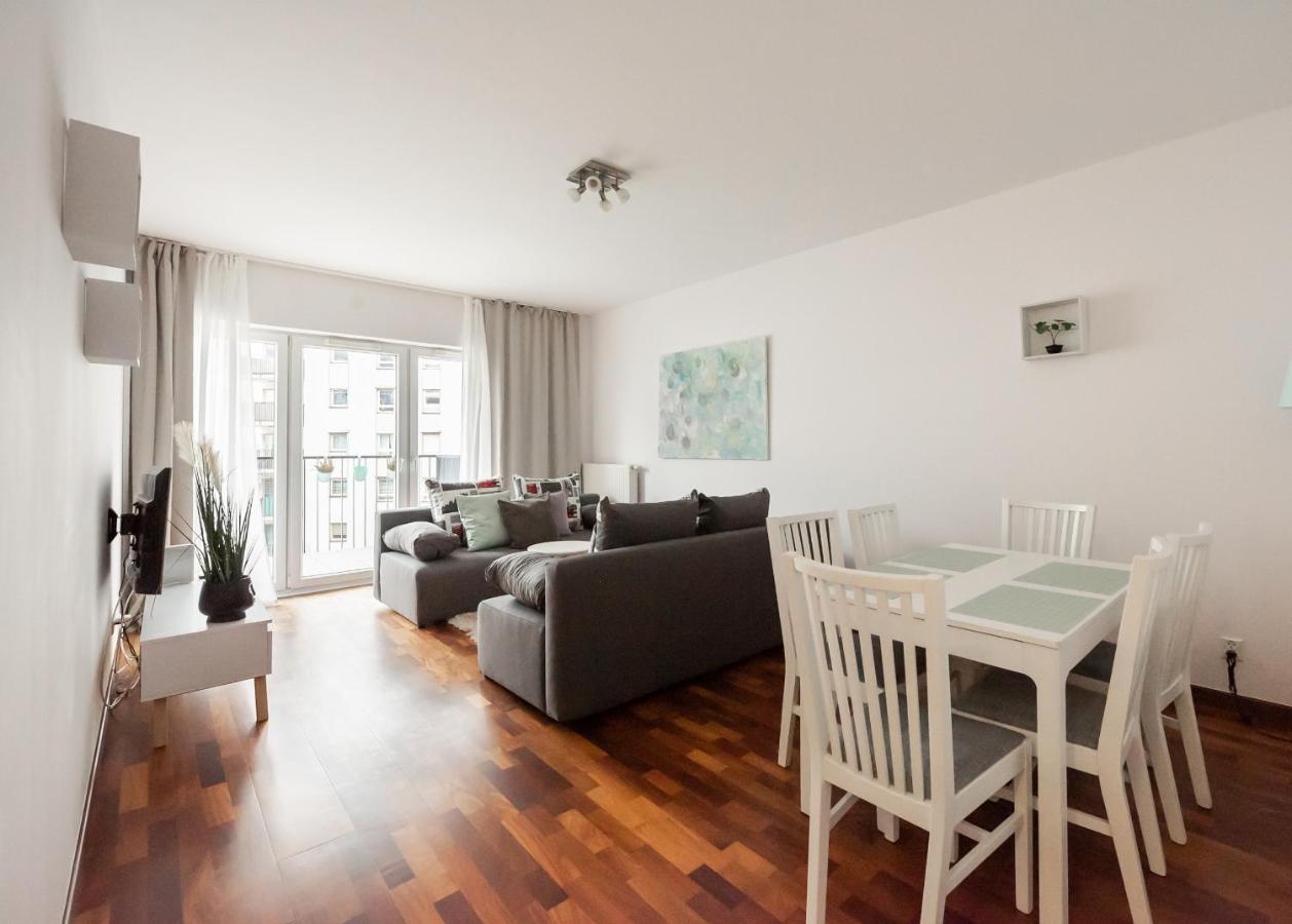 Wola Sunset Apartment Free Parking وارسو المظهر الخارجي الصورة