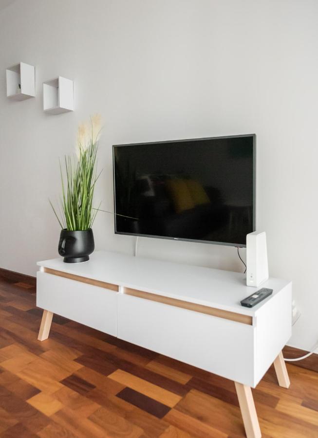 Wola Sunset Apartment Free Parking وارسو المظهر الخارجي الصورة