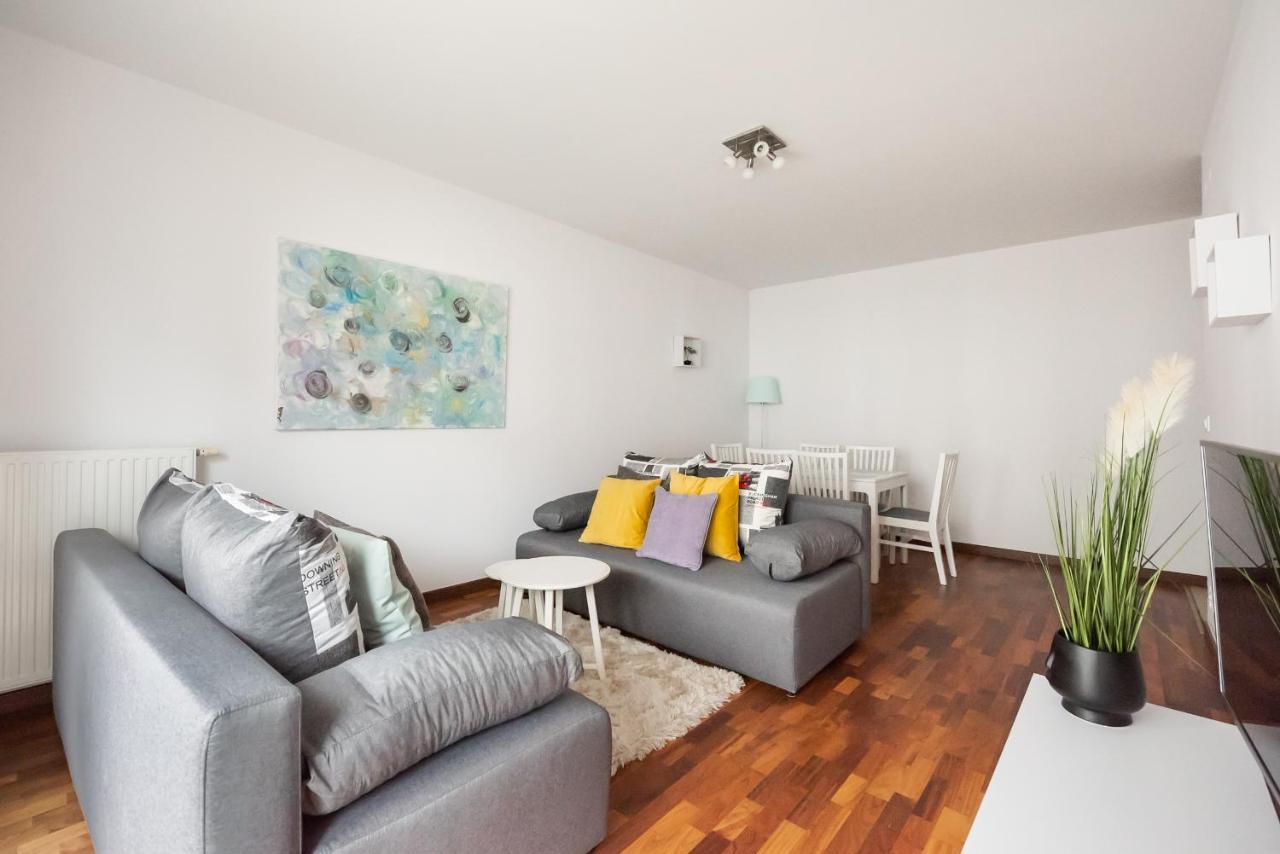 Wola Sunset Apartment Free Parking وارسو المظهر الخارجي الصورة