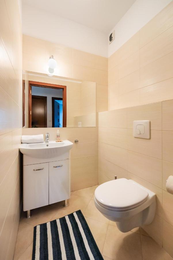 Wola Sunset Apartment Free Parking وارسو المظهر الخارجي الصورة