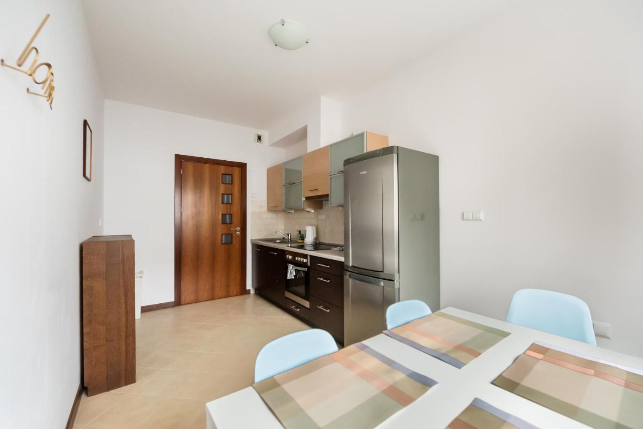Wola Sunset Apartment Free Parking وارسو المظهر الخارجي الصورة